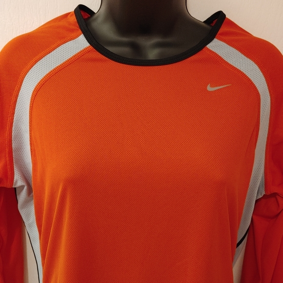 EUC NIKE miler long sleeved running top - Picture 2 of 7